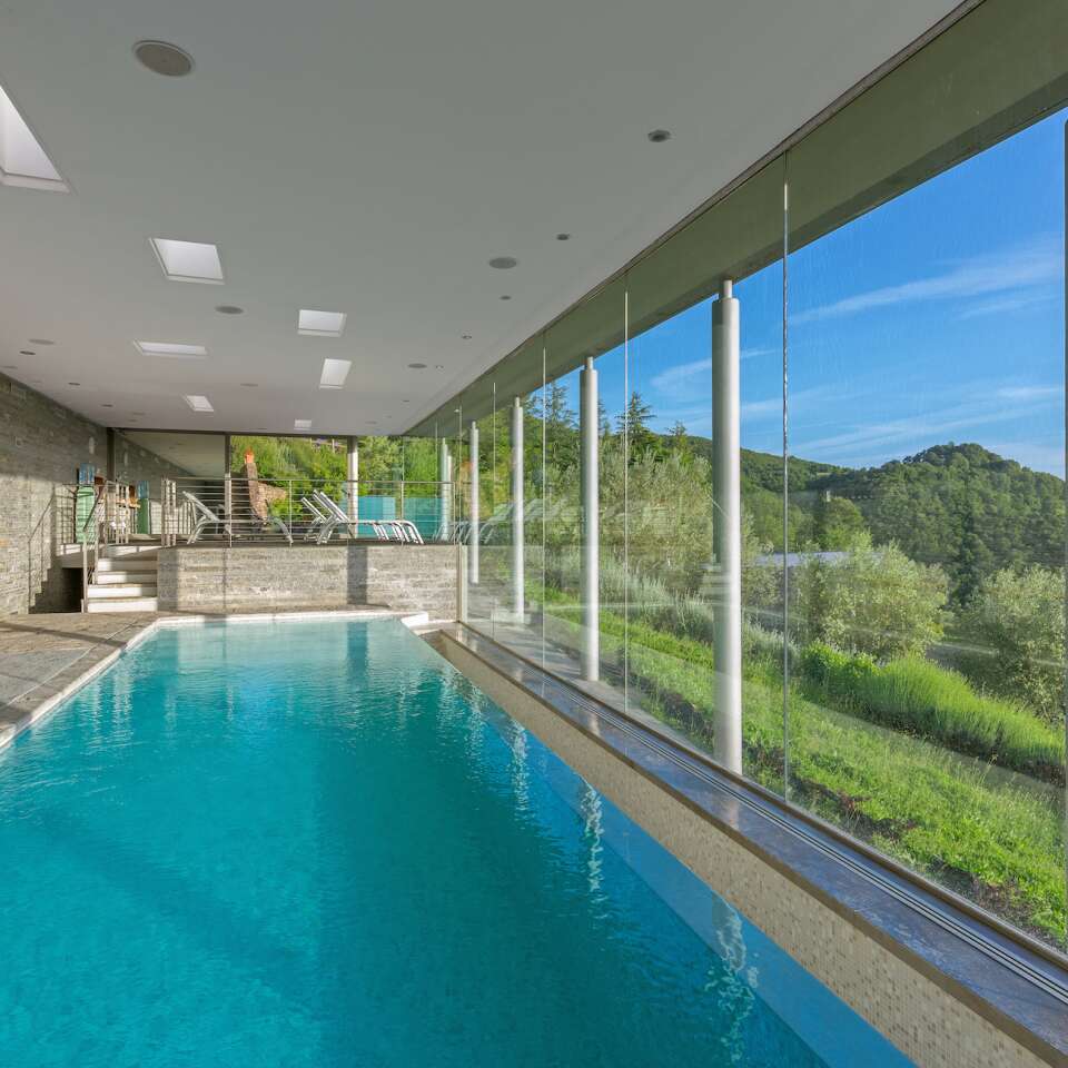 wedding villa in Italy, internal hydromassage pool