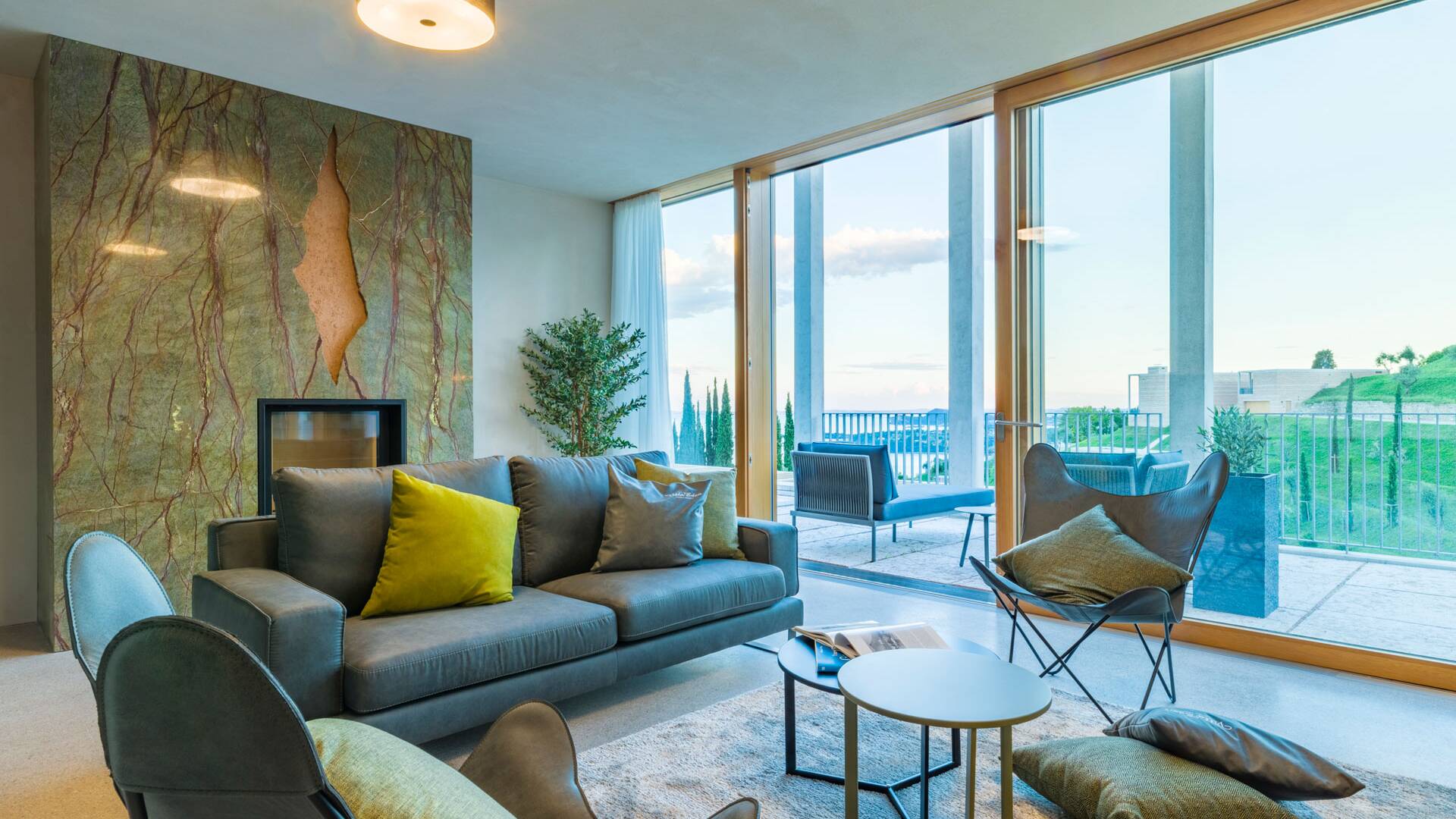 luxury holiday villa with panorama on Garda lake