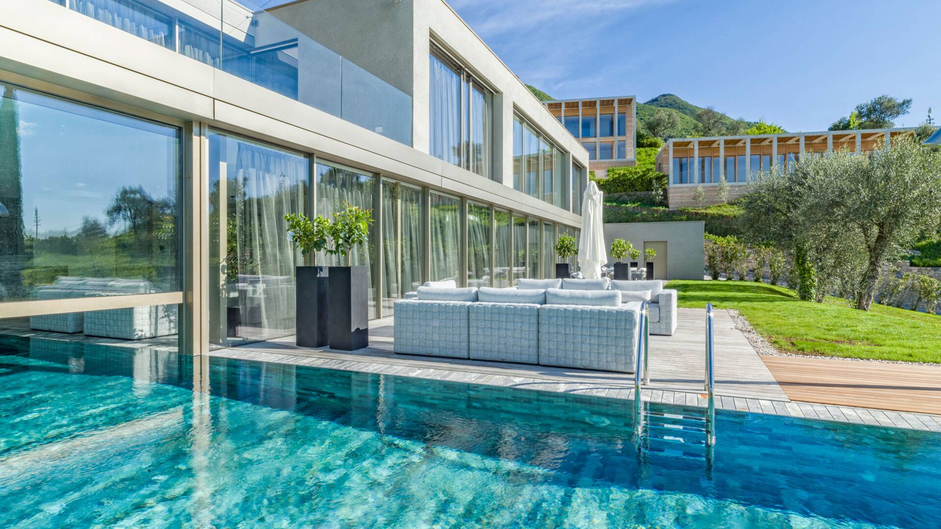 luxury villa on Garda lake