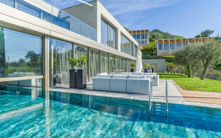 luxury villa on Garda lake
