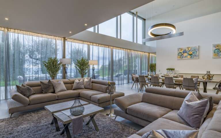 luxury villa with view on Garda Lake 