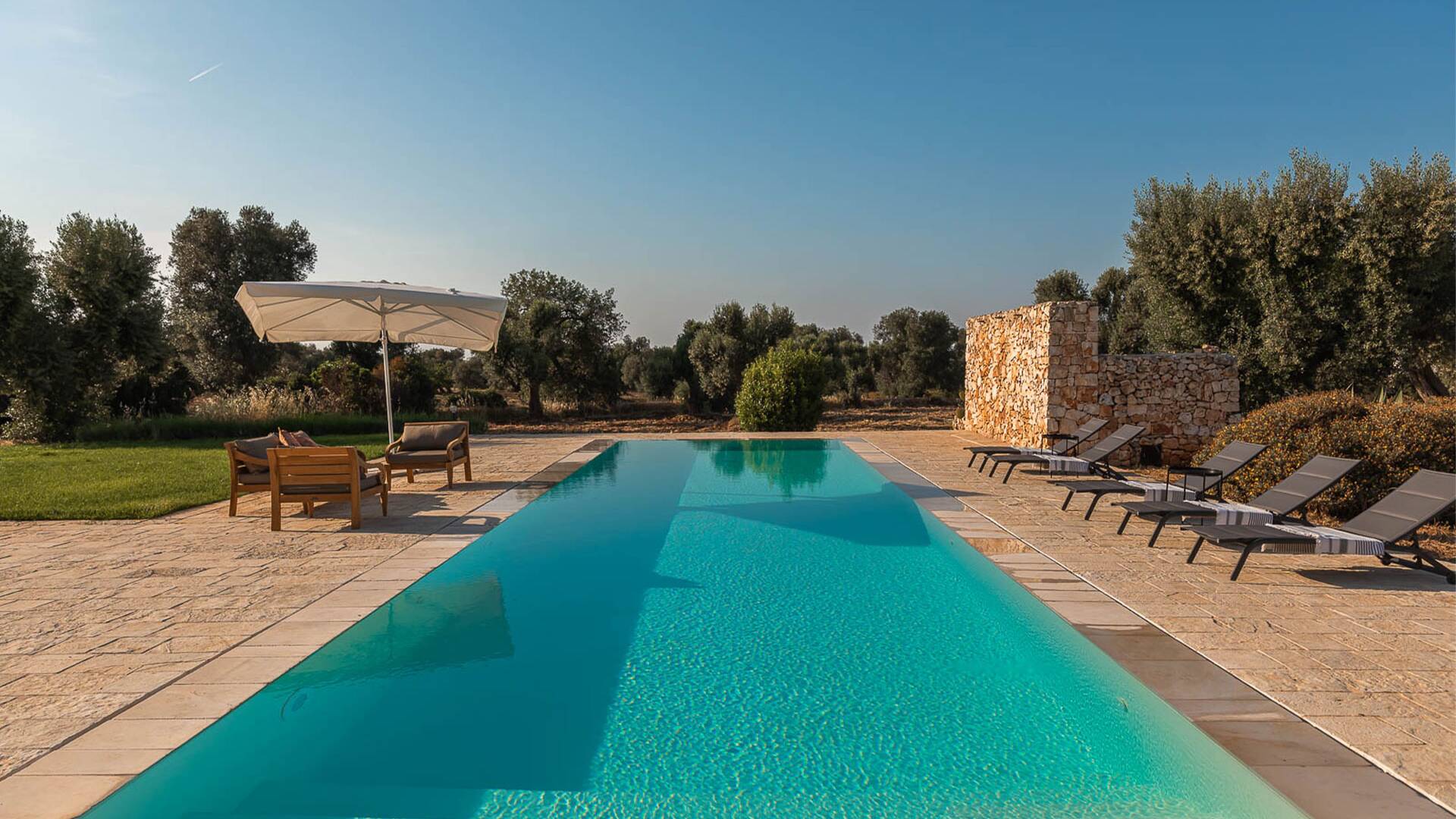 larissa luxury villa for rent in Puglia