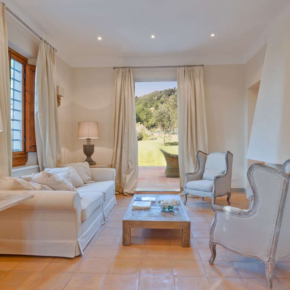 deluxe villa in Tuscany