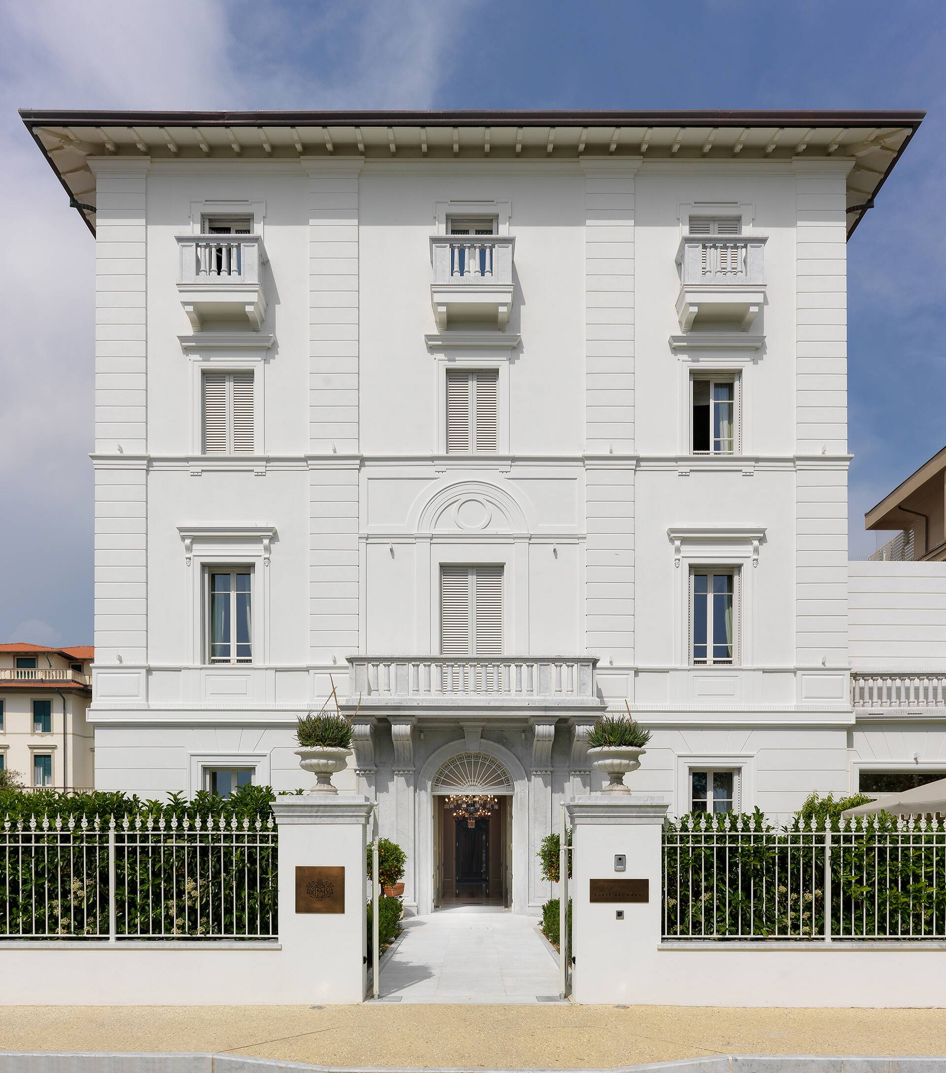 Cristalli luxury palace for rent in Forte dei Marmi