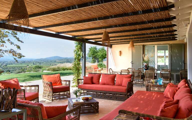 fully-equipped and comfortable pergola