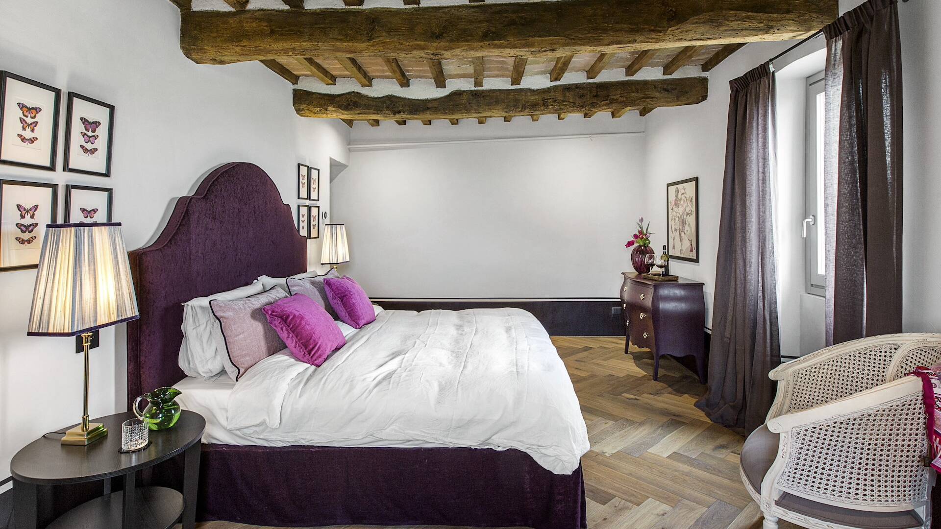 double bedroom with wooden beams