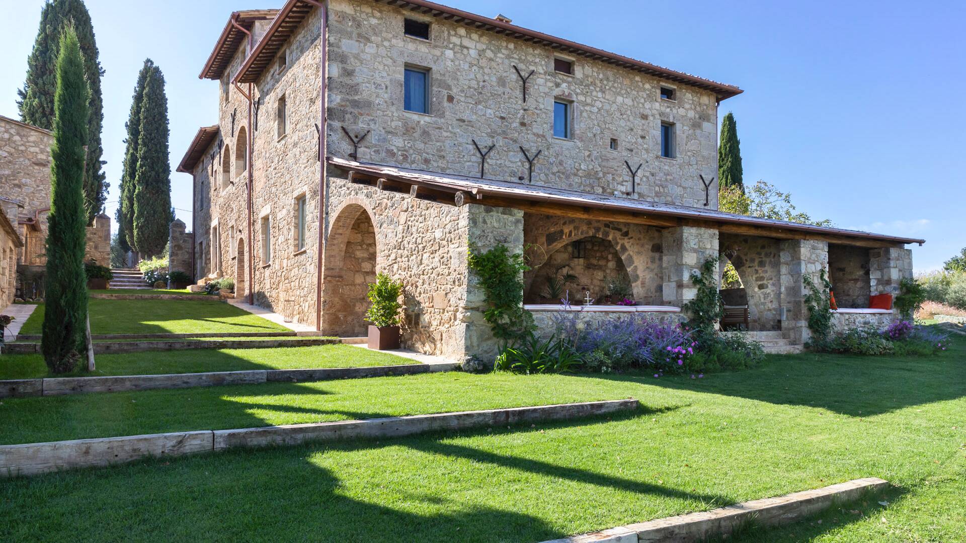luxury villa Saracino for rent in Tuscany