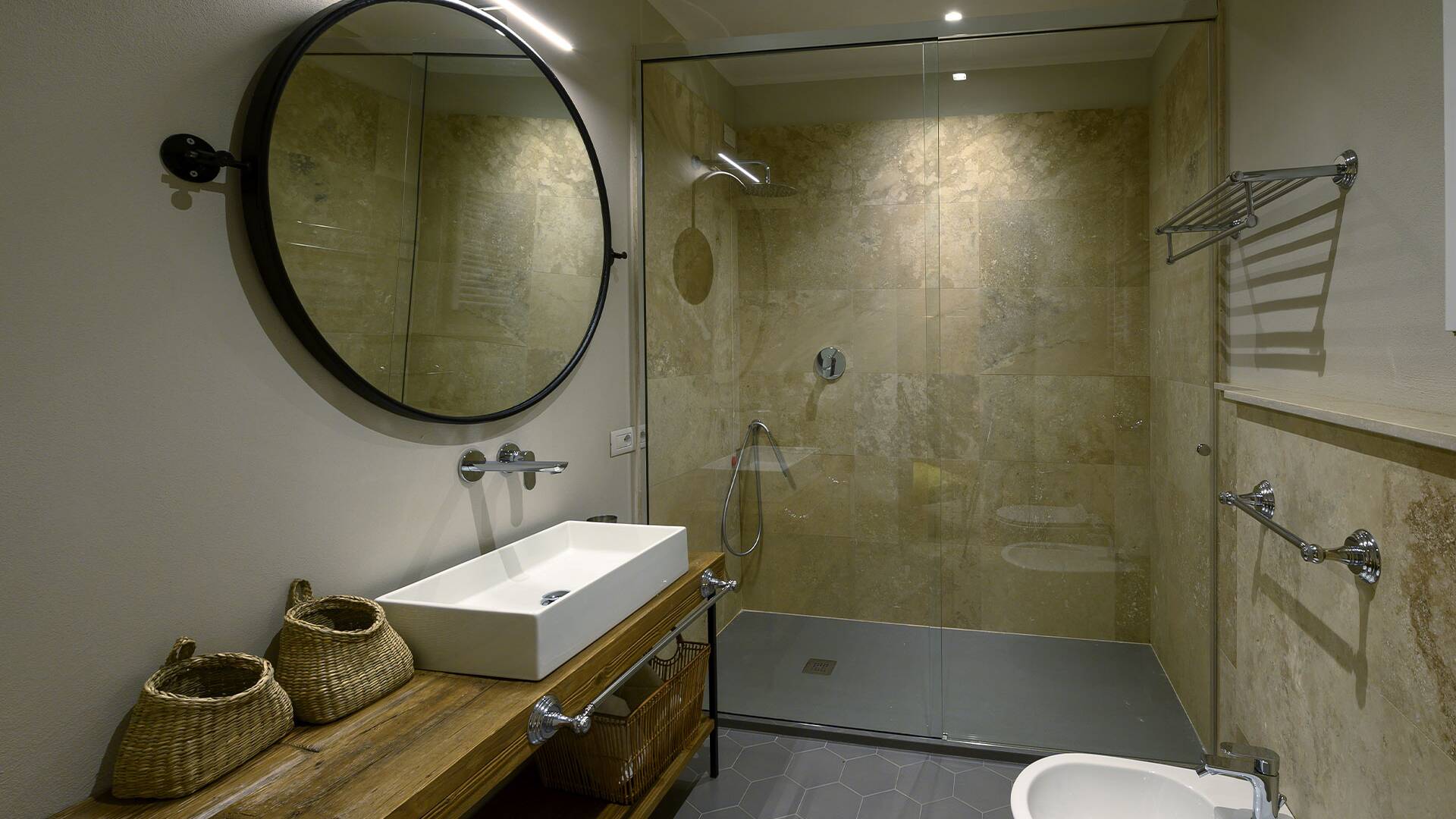 en suite bathroom