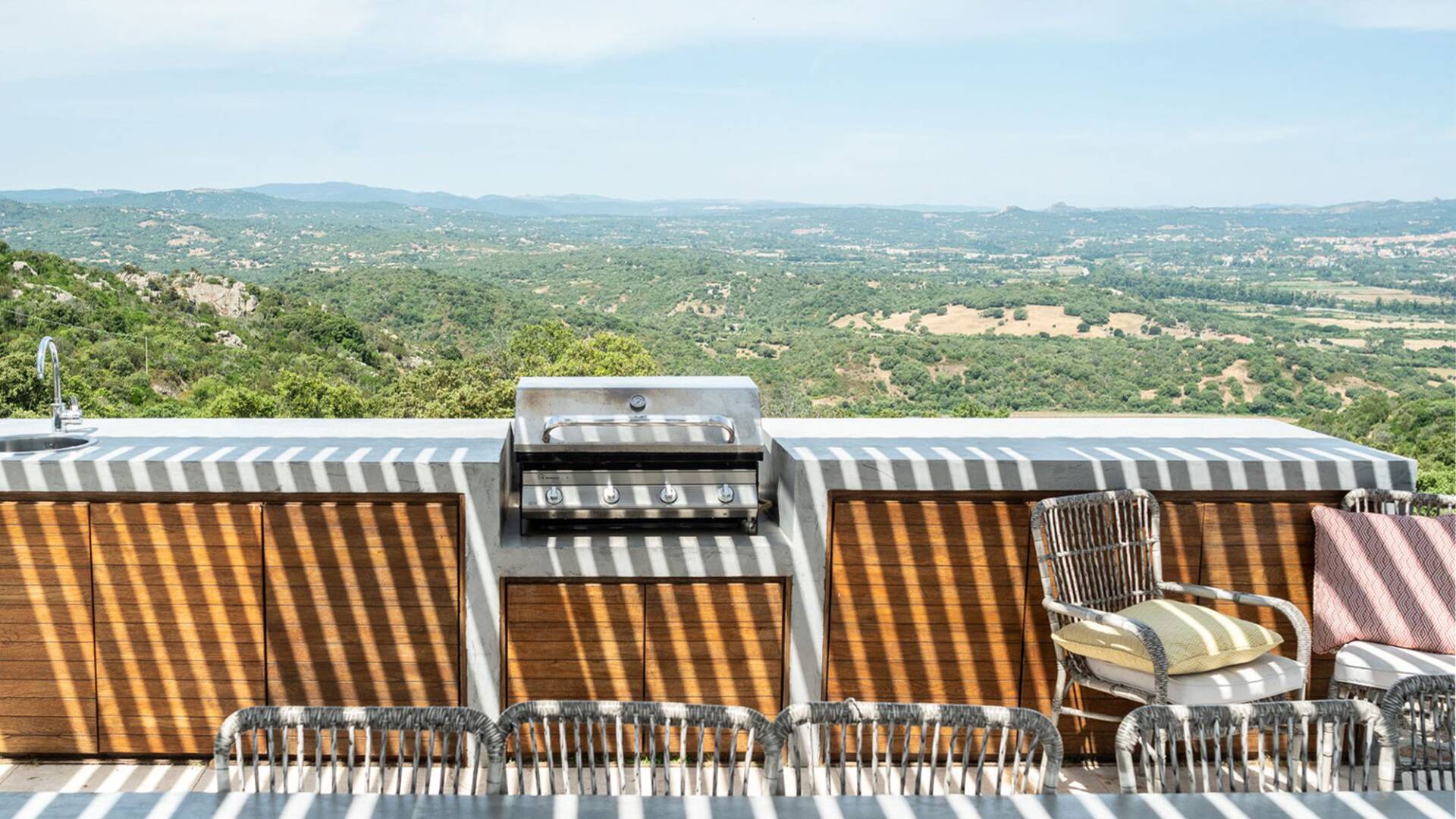 outdoor kitchen view Sardinian view