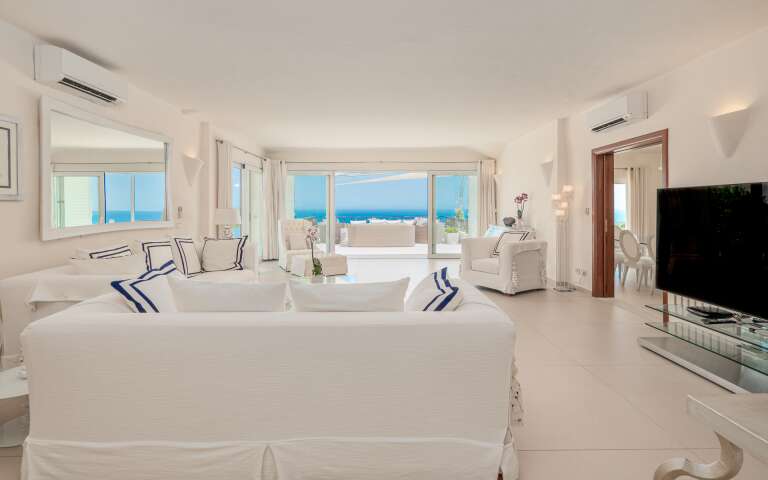 luxury rentals Sardinia