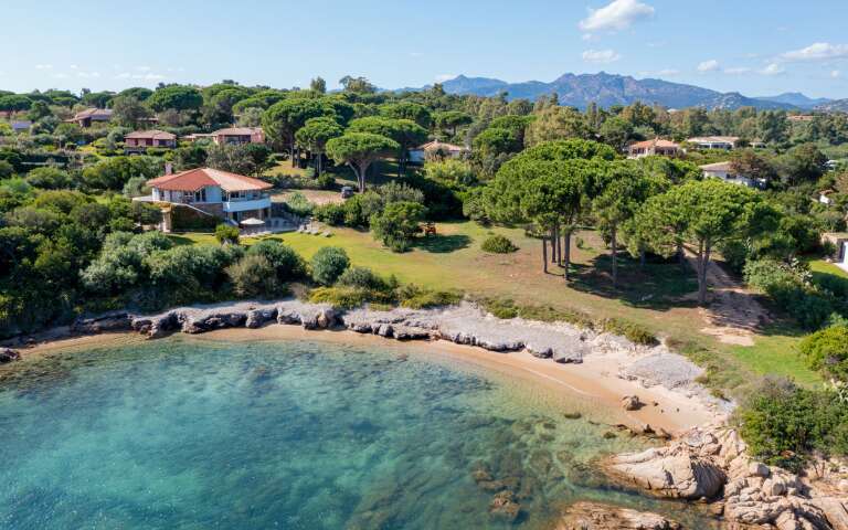 beachfront villa for rent in Sardinia