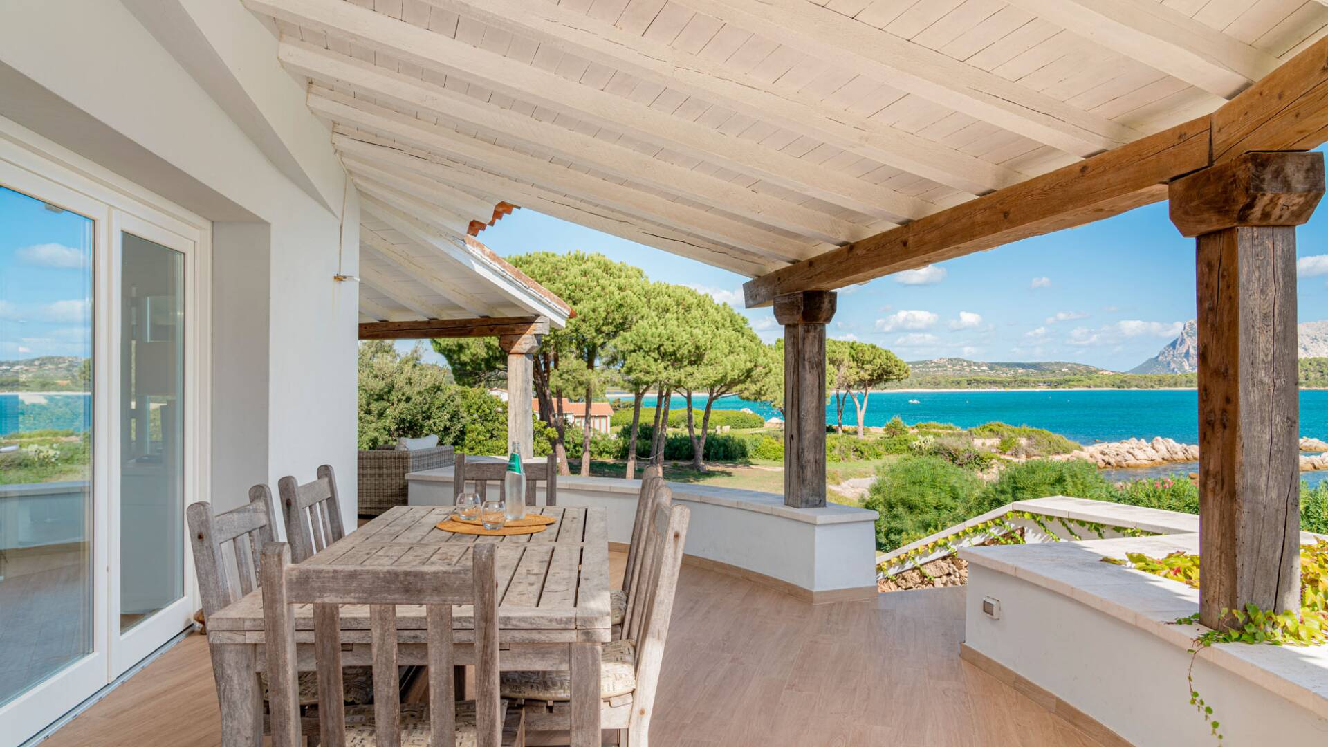 outdoor porch with sea view