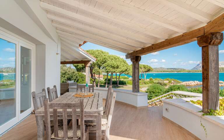 outdoor porch with sea view