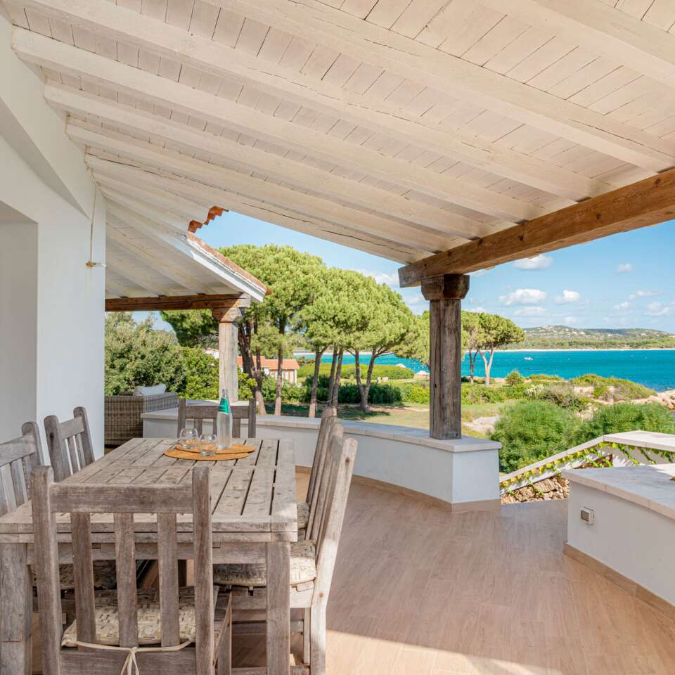 outdoor porch with sea view