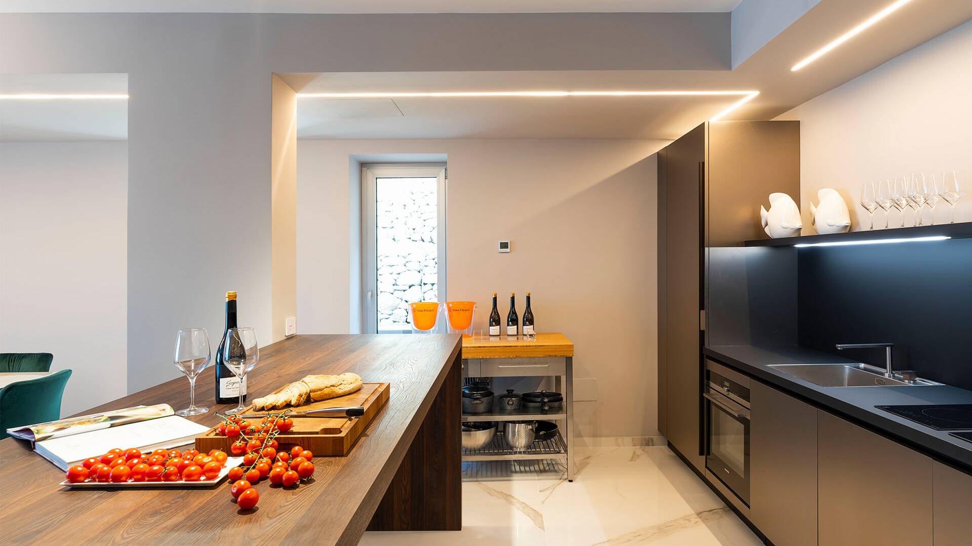 ground floor, fully equipped kitchen 