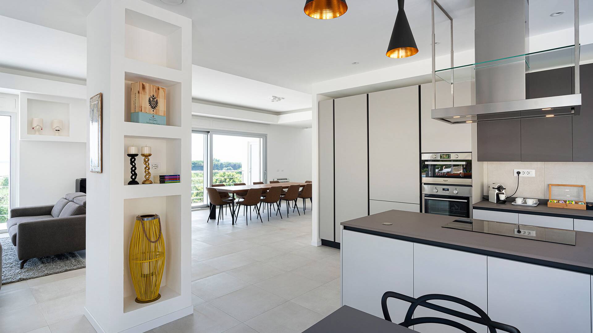 fully equipped kitchen of luxury villa Panecotti