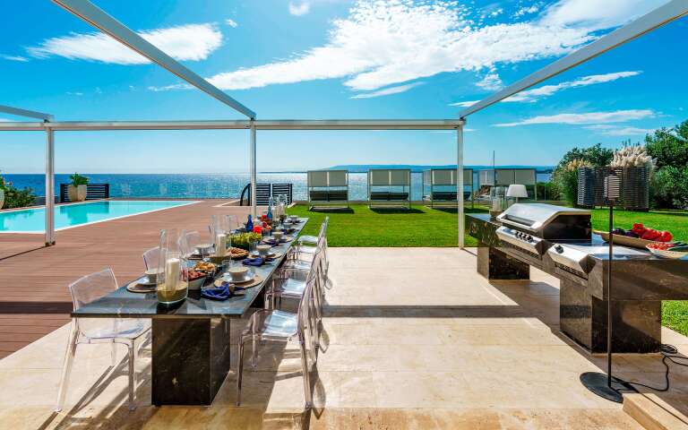 covered pergola for al fresco dining 