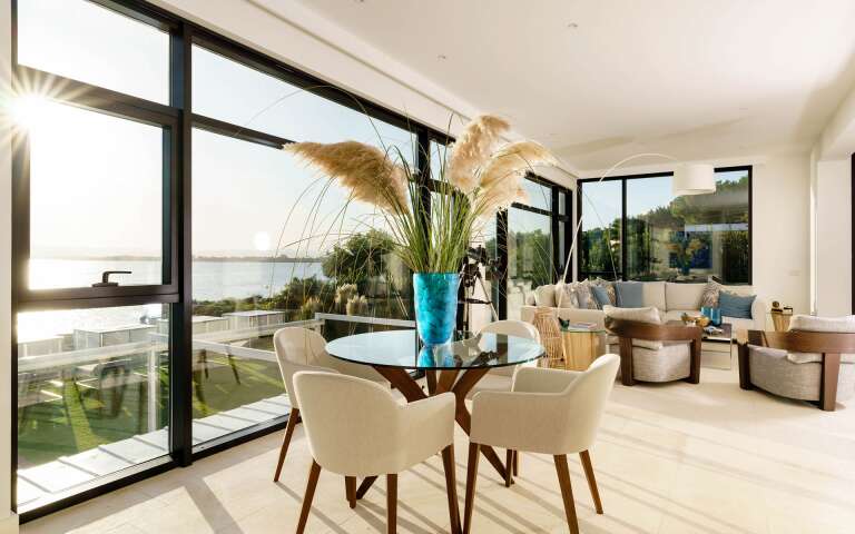 living room with sea view, first floor