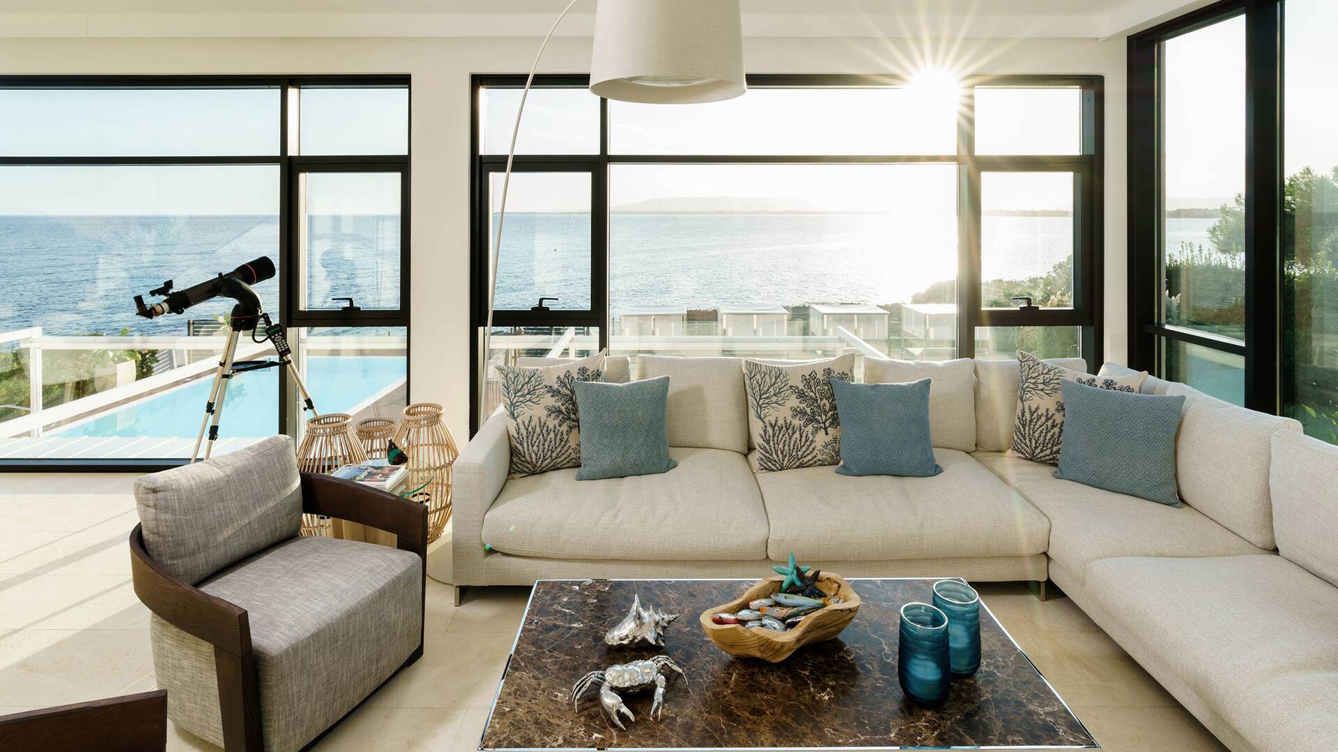 living room with sea view, first floor