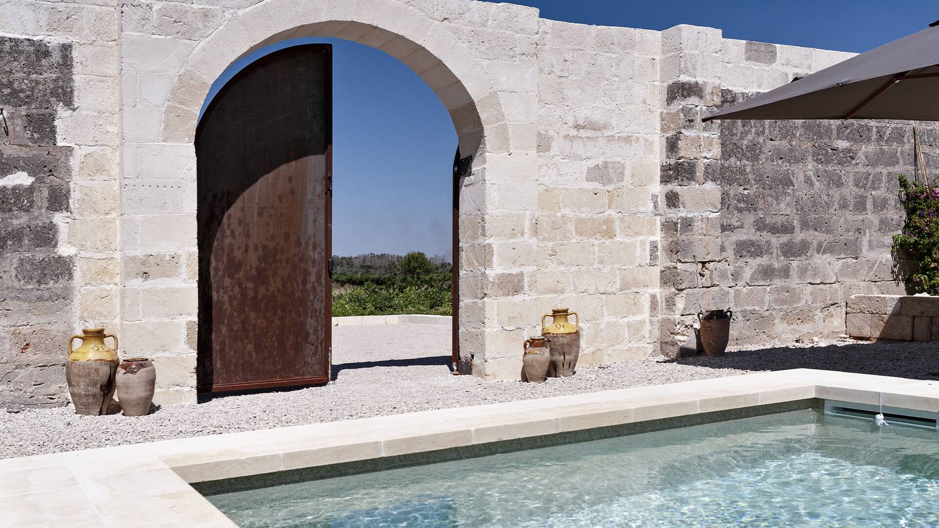 entrance by the pool