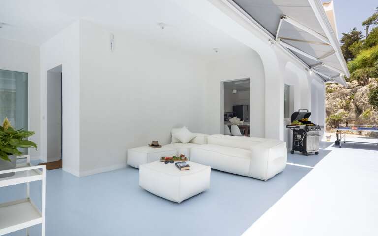 lounge area 