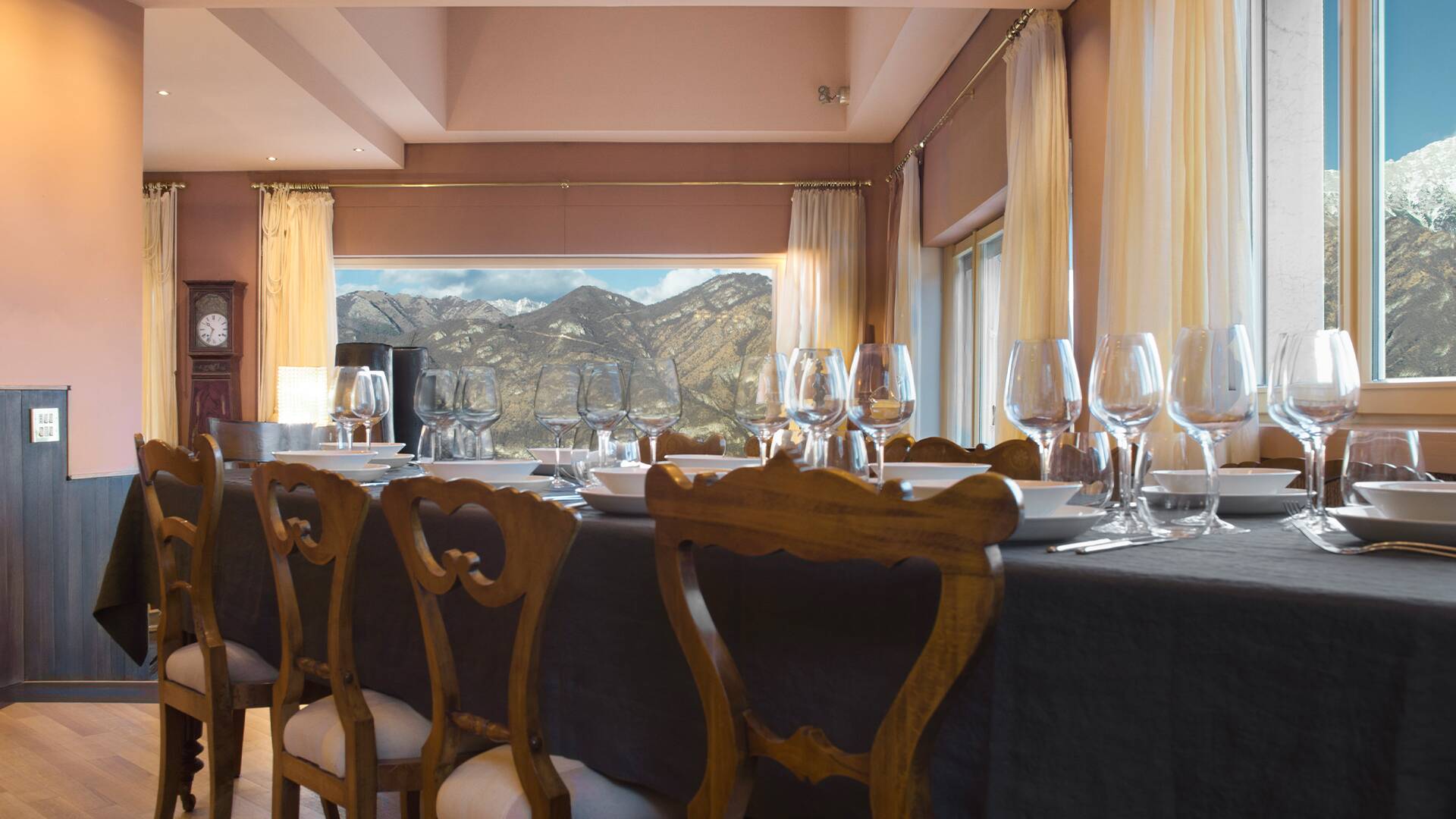 dining room, first floor