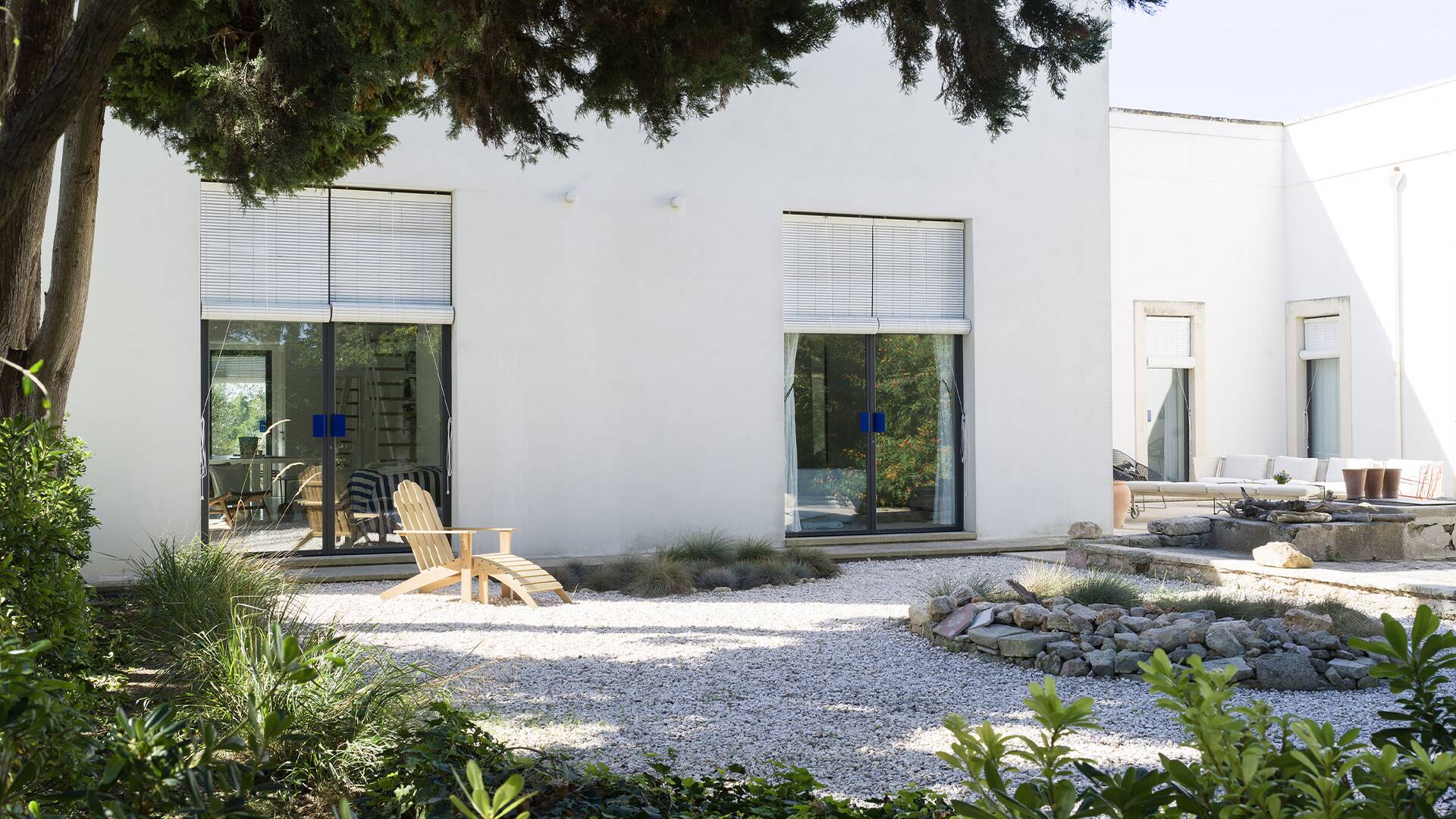 outdoor lounge 