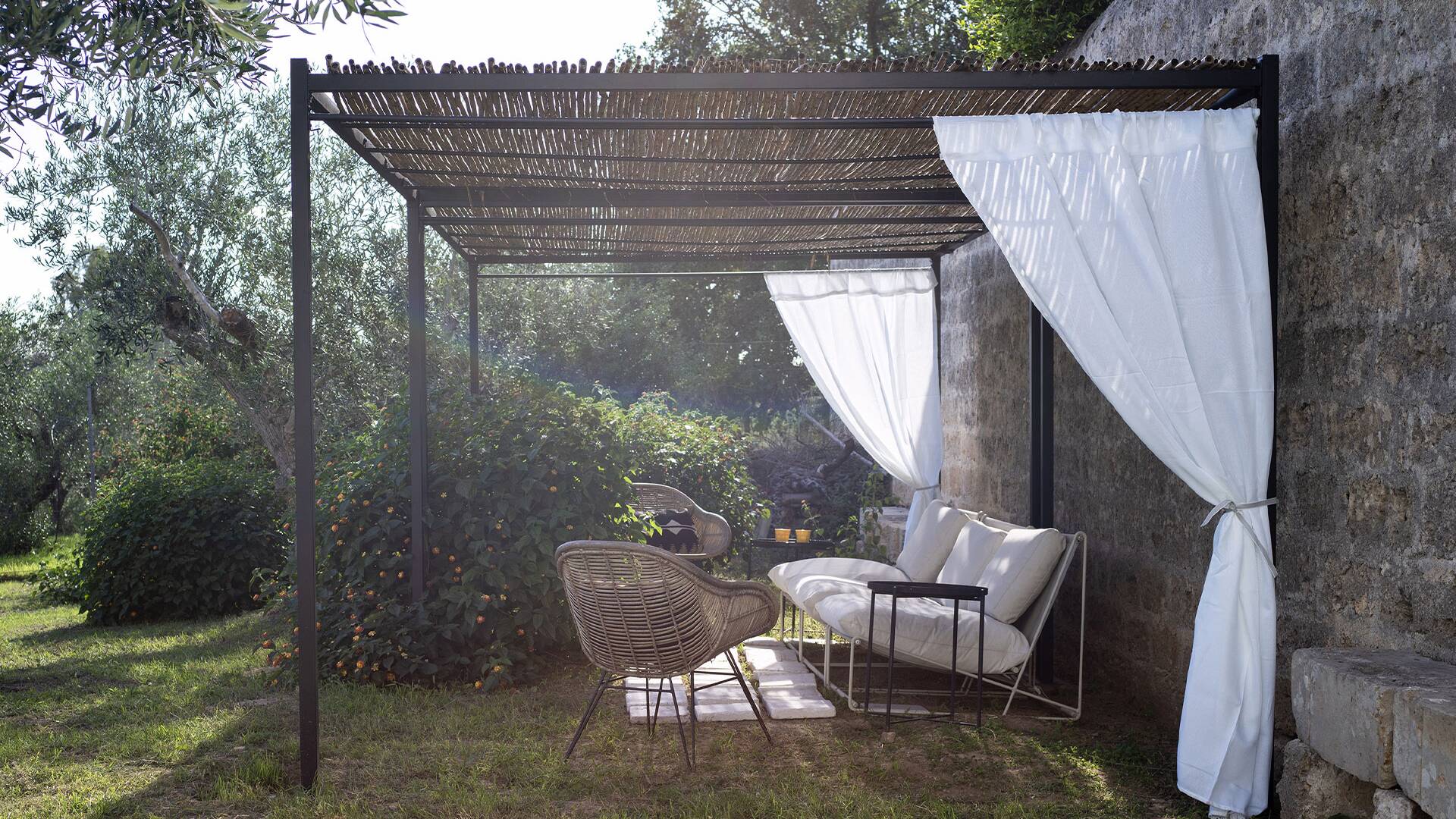 outdoor lounge area