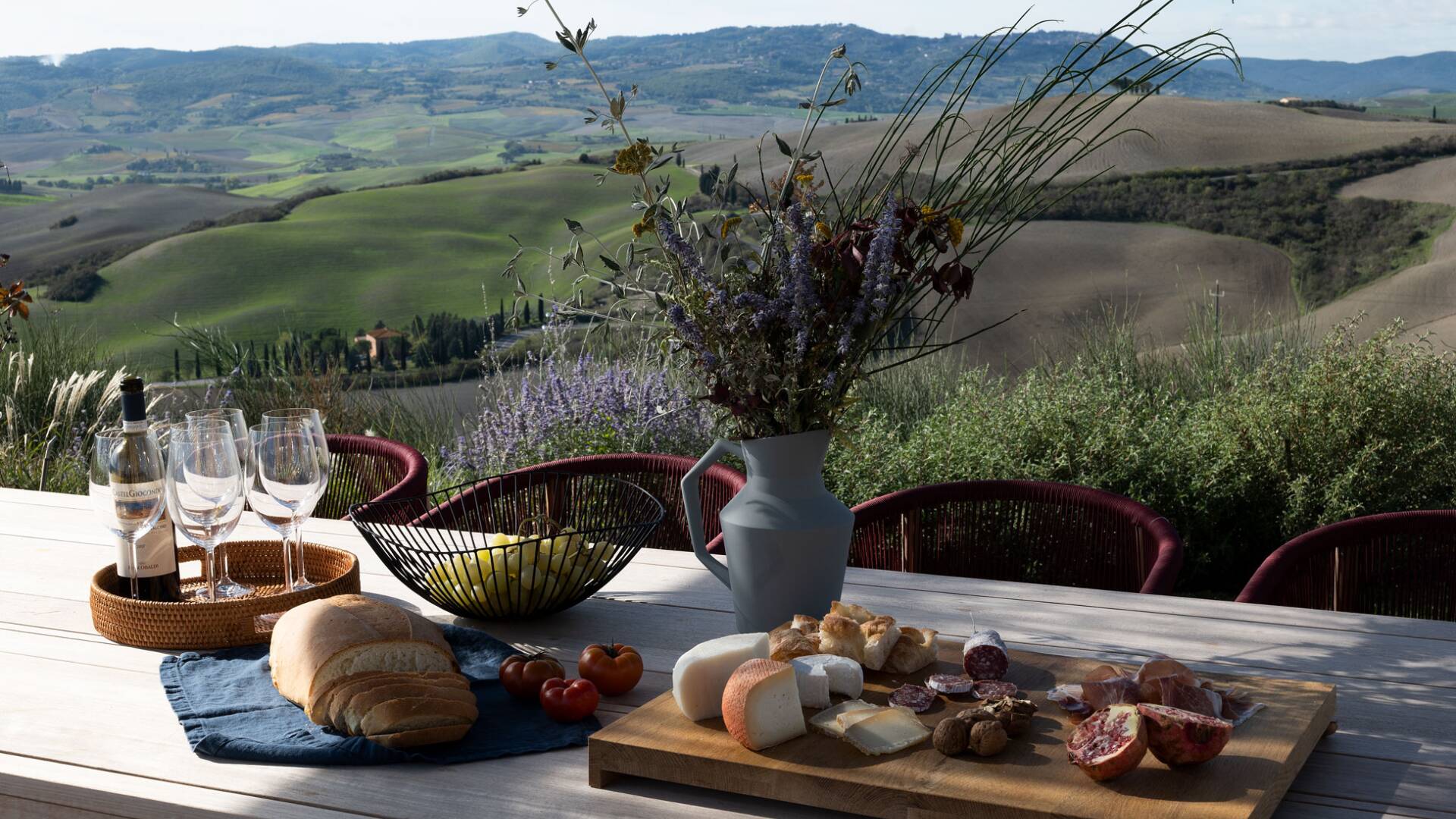 al fresco Tuscan aperitif