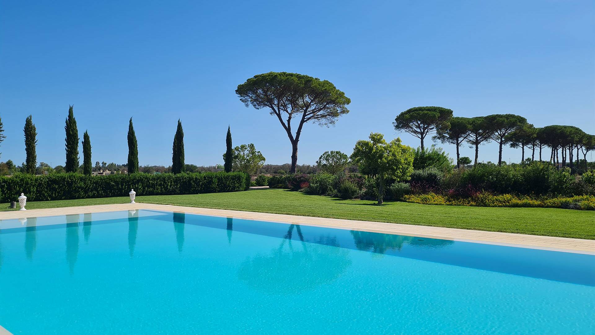 infinity swimming pool
