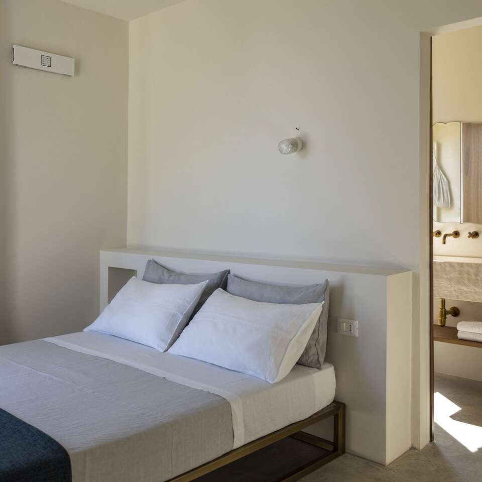 luxury double bedroom, en suite bathroom