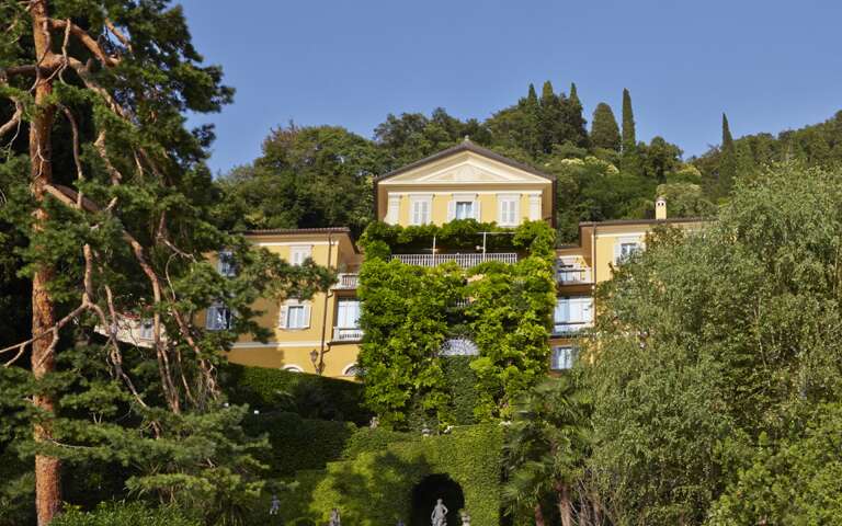 front view luxury villa Velluto 