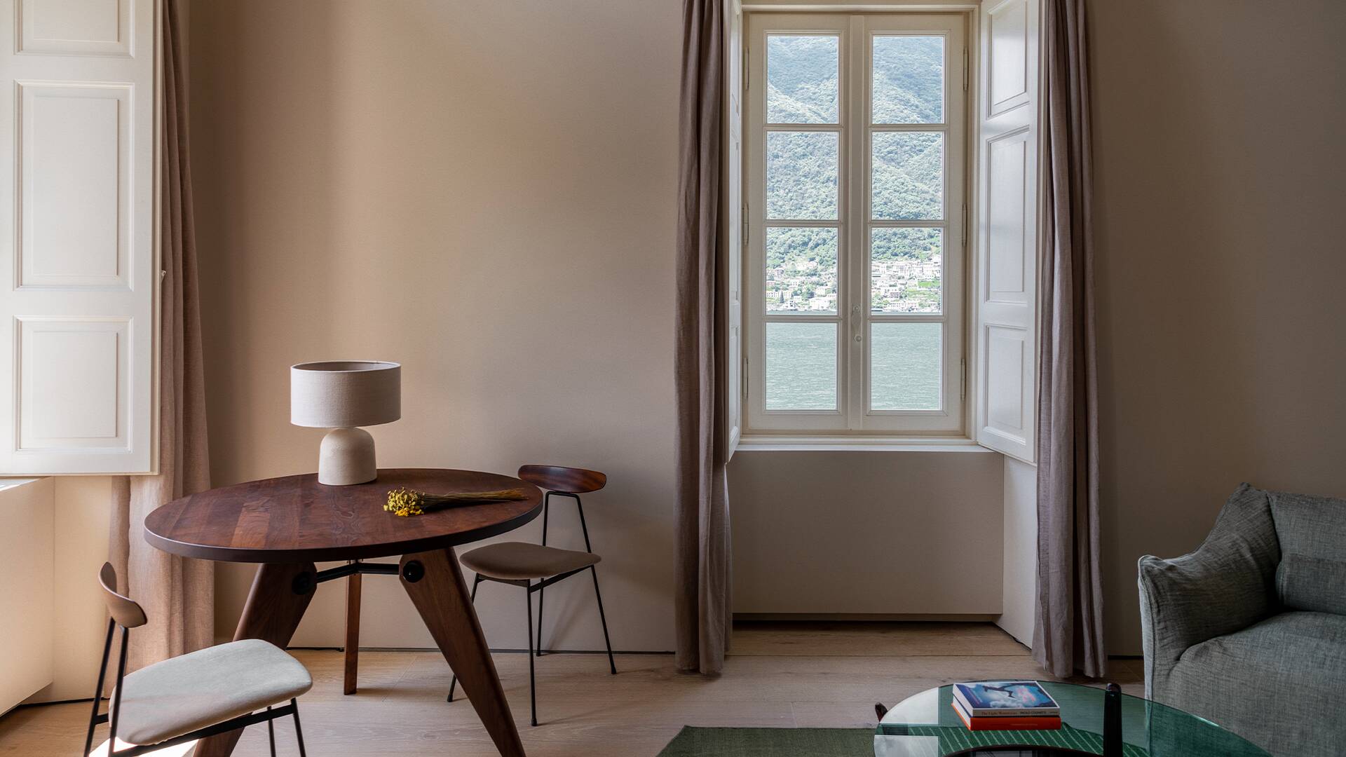 minimal sitting area with coffee table