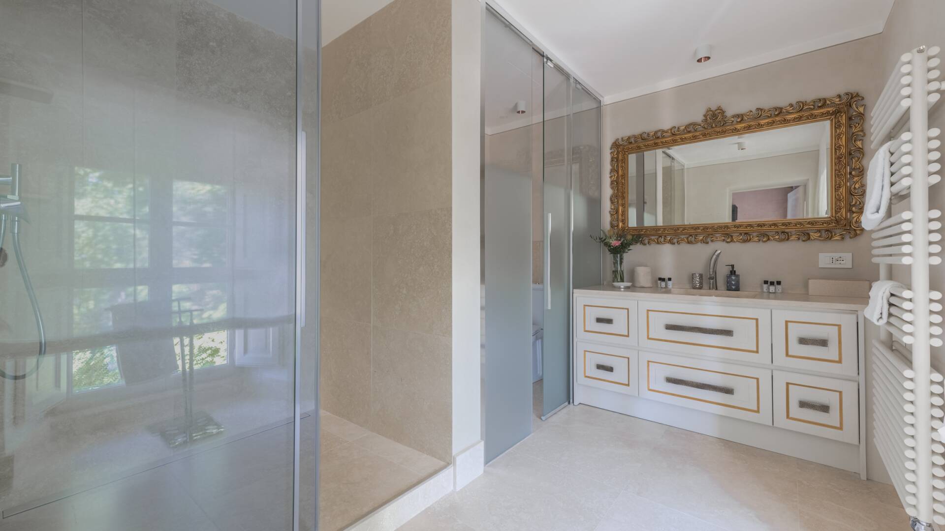 Suite de Medici, en suite bathroom