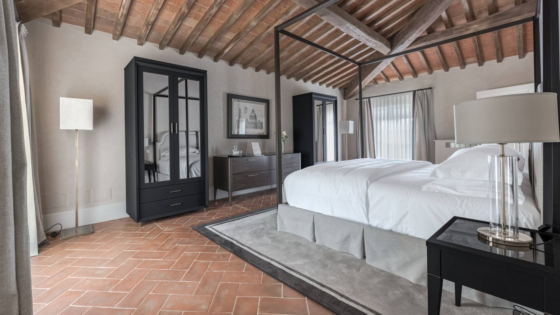 Suite de Medici, canopy bed