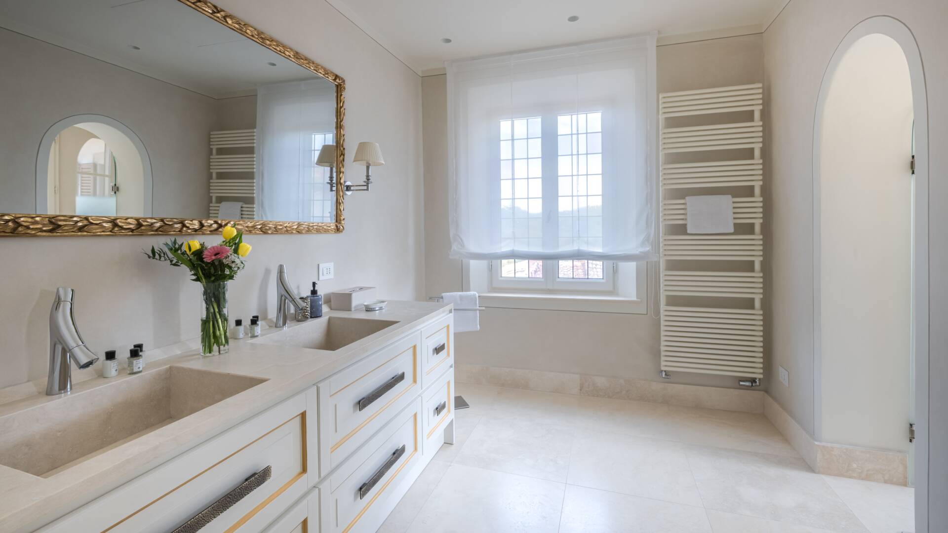 Suite Leonardo, en suite bathroom