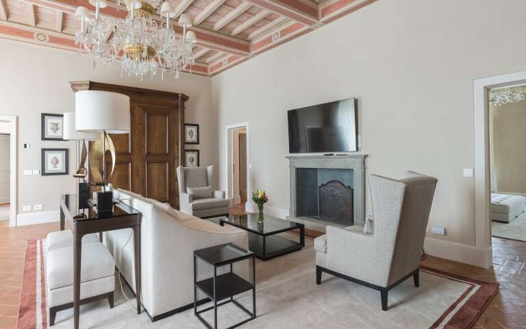 Suite Ridolfi, living room with TV