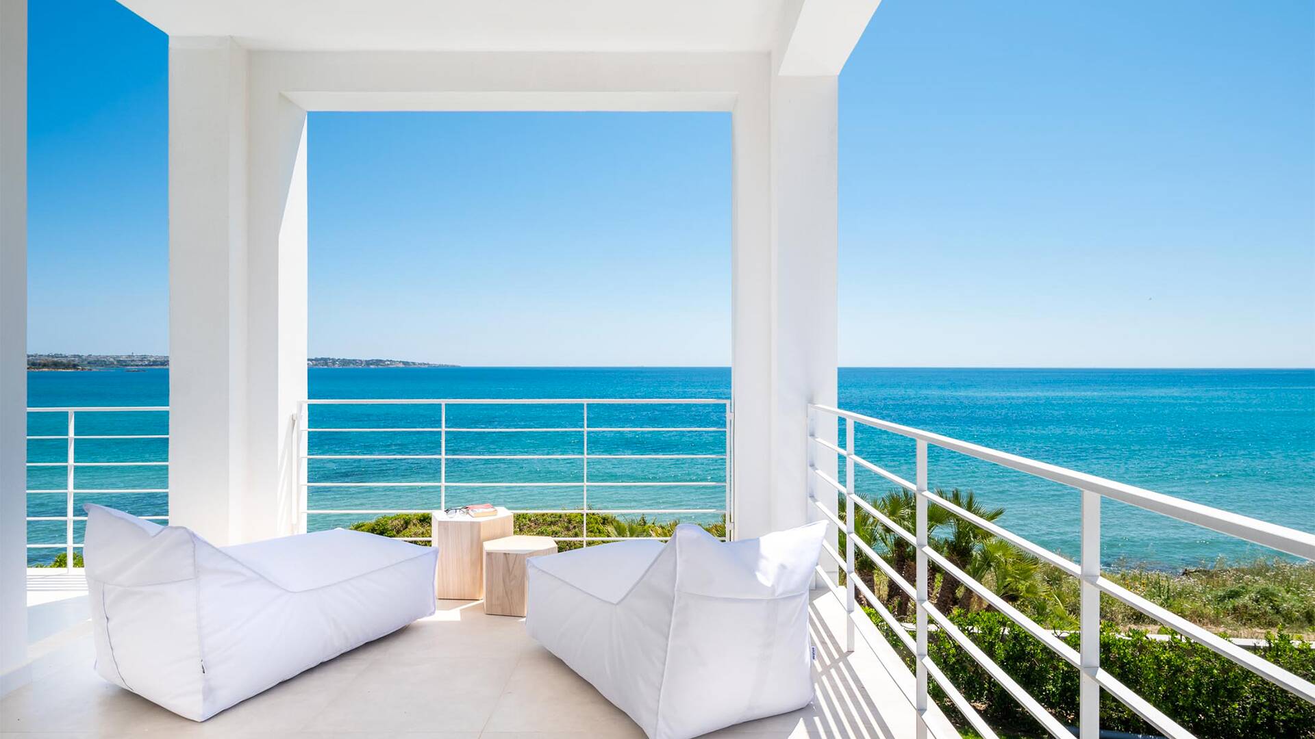 sitting area with view over bay 