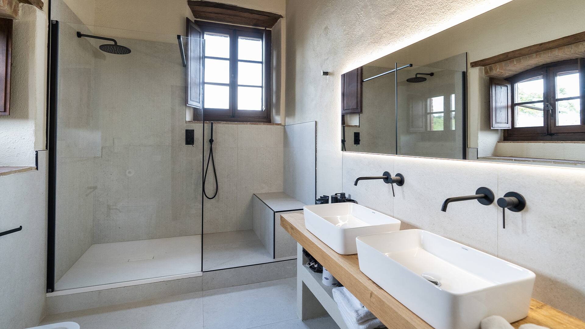 bathroom with double lavabo