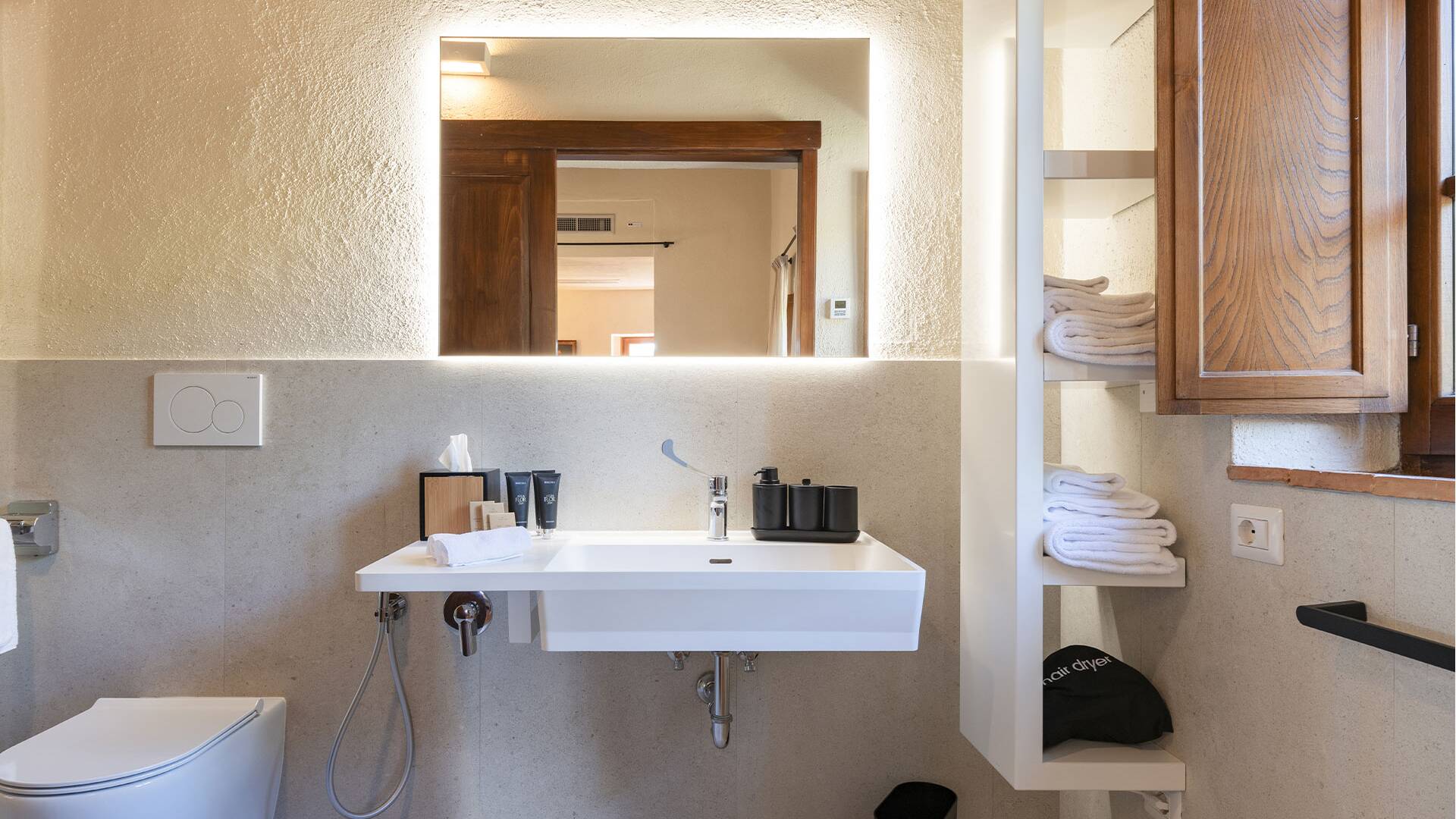 en suite bathroom