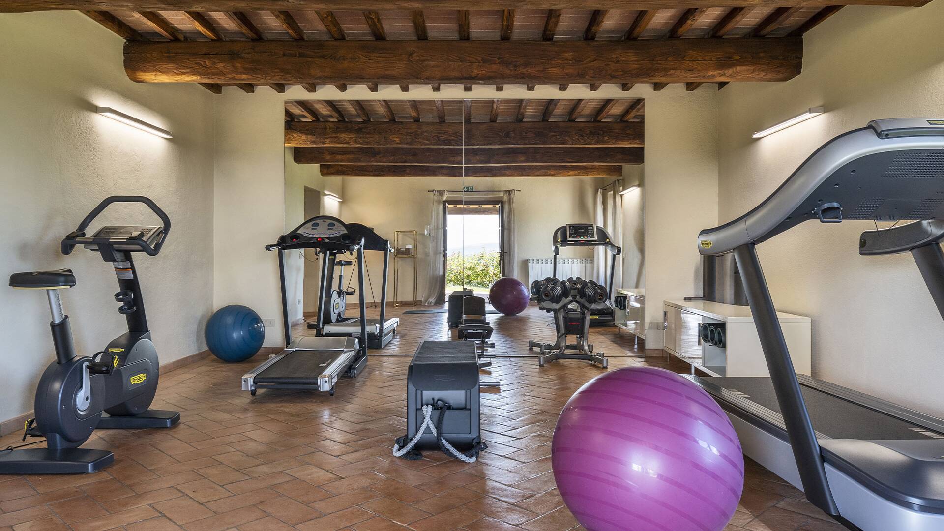  equipped gym 