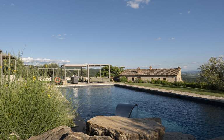 pool and sun lounge 