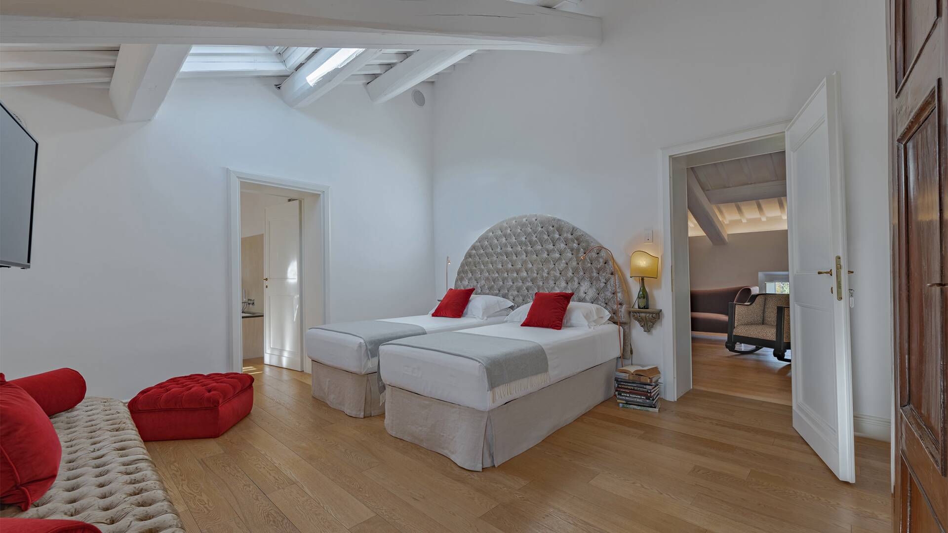 twin beds