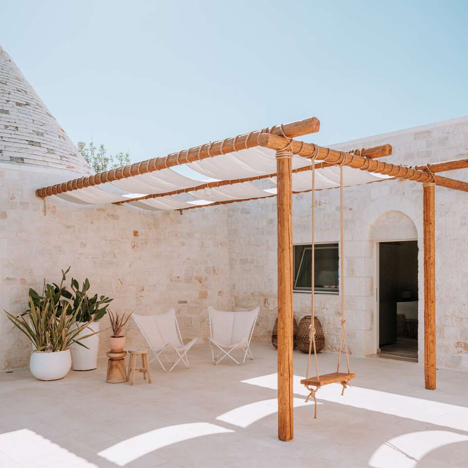 covered sitting area