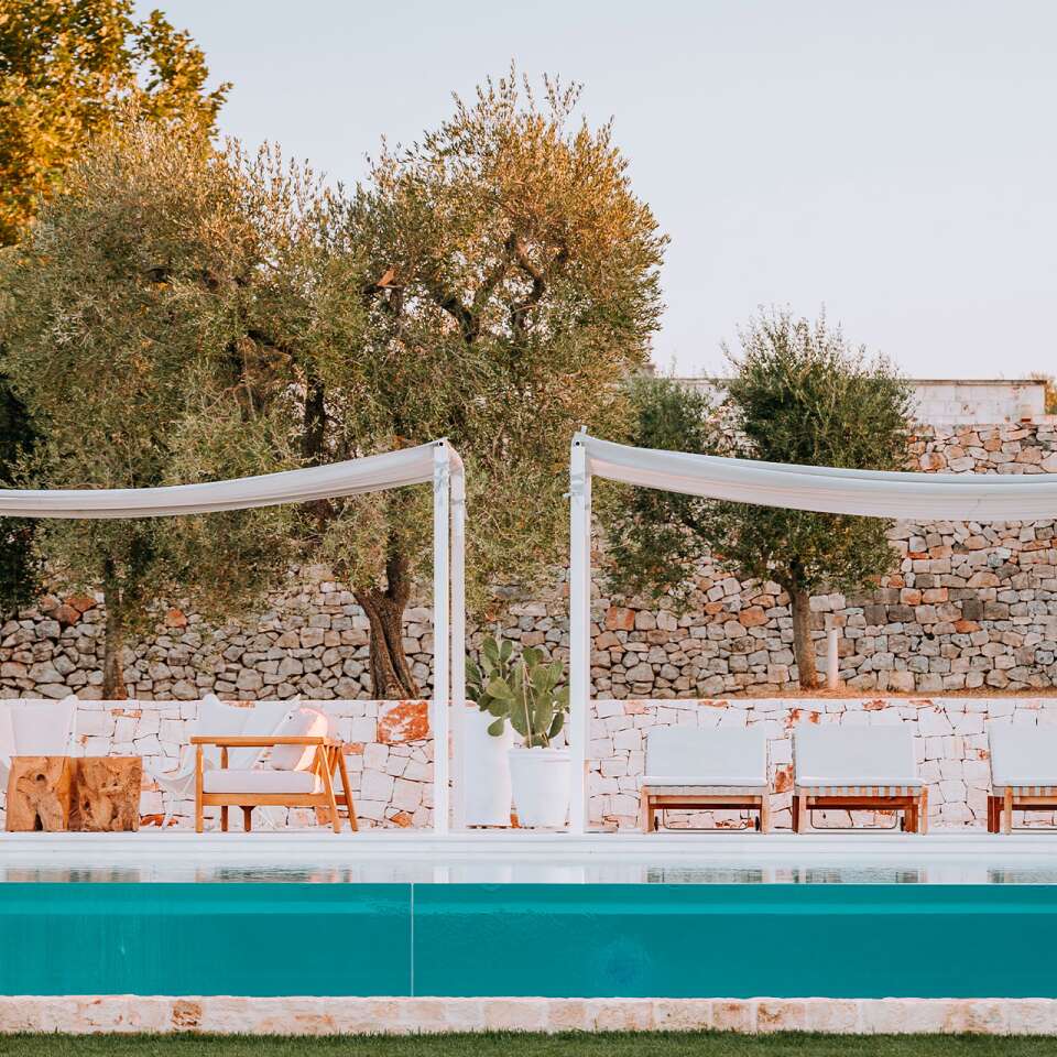 fully equipped sunbathing area