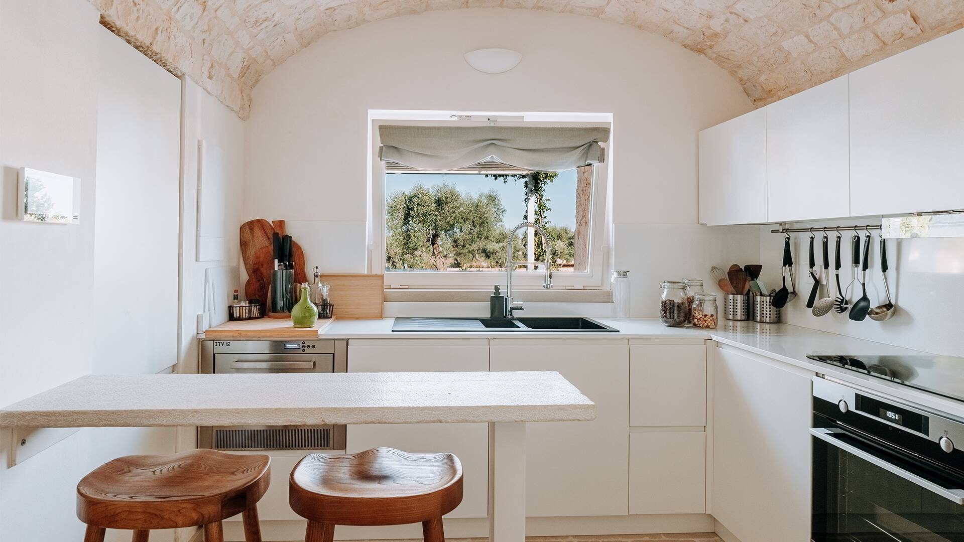 kitchen with countertop 