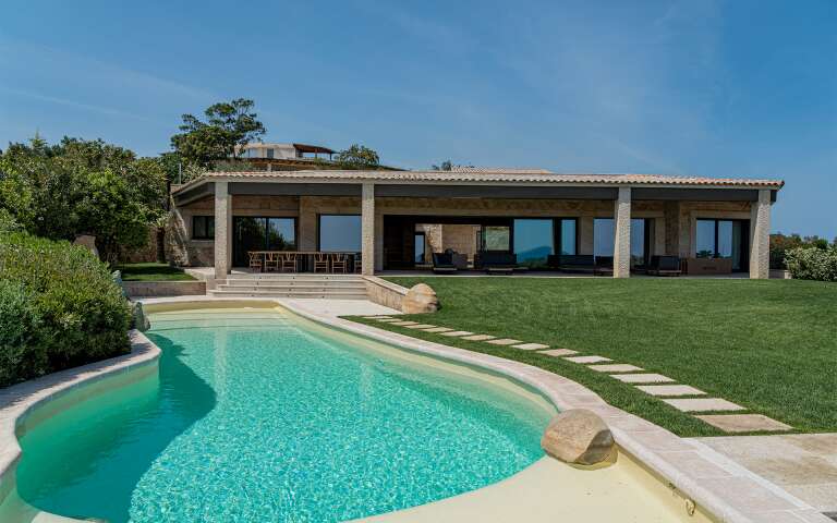 front view luxury villa Libeccio, Sardinia