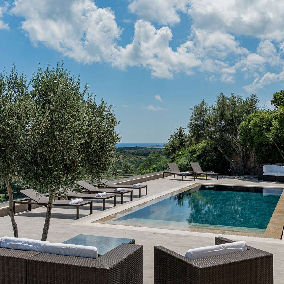 infinity swimming pool