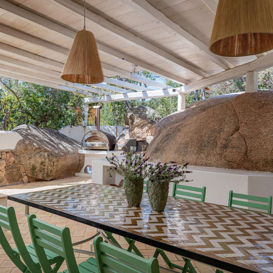 covered al fresco dining area