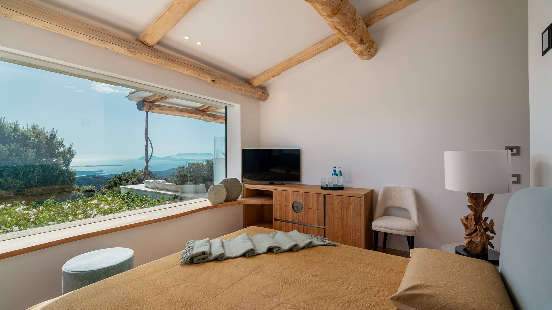 bright double bedroom with sea view